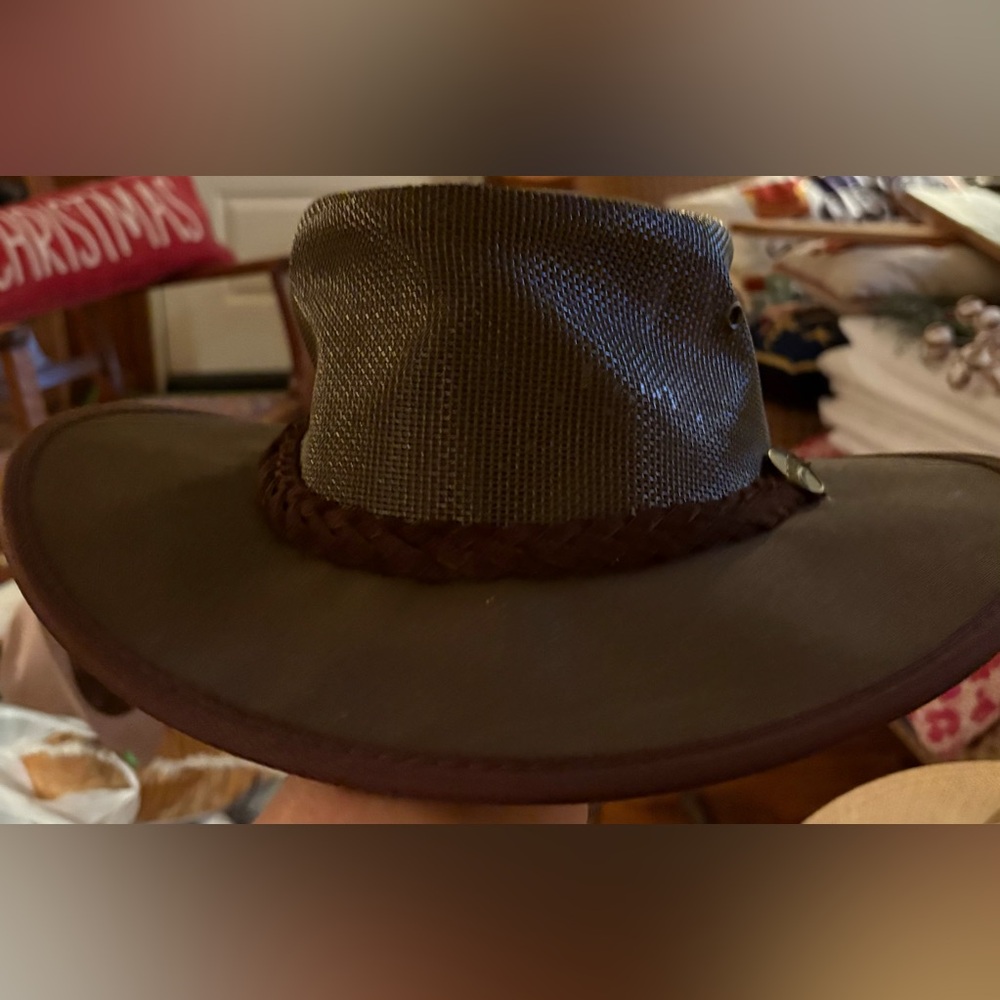Barmah Canvas Drover Hat - Item 1057, Size Medium, Brown, NWOT